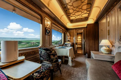 Dream International Train